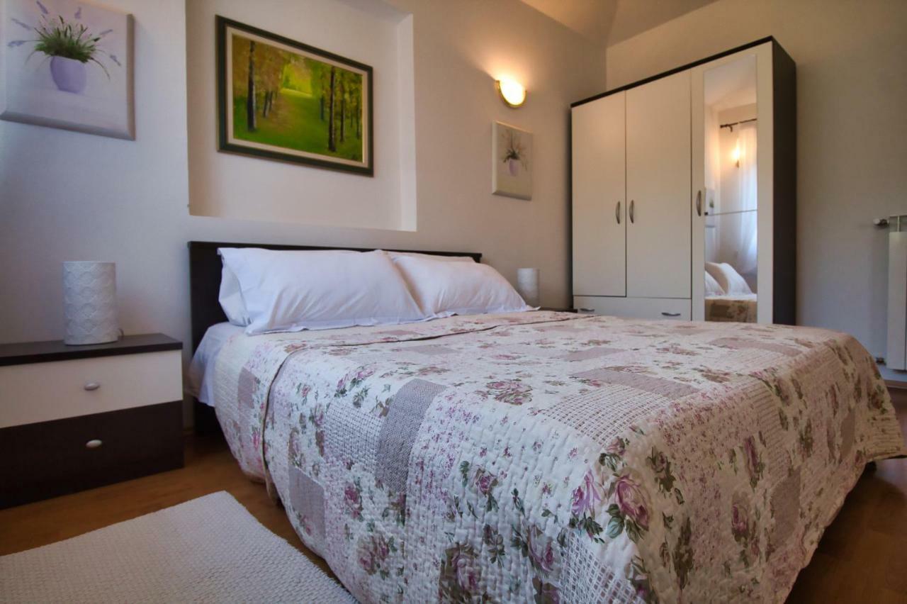 Apartments Si 罗维尼 外观 照片