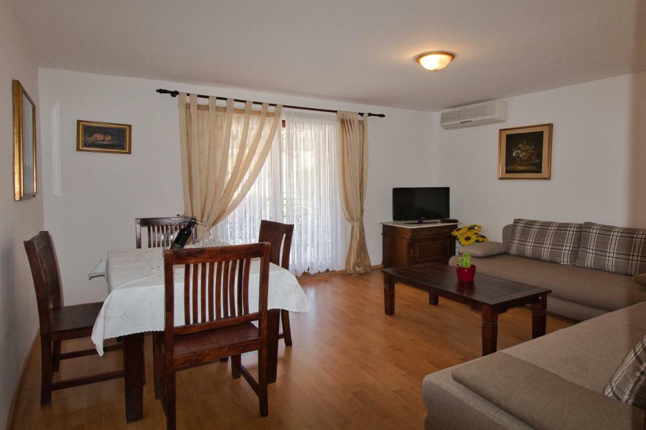 Apartments Si 罗维尼 外观 照片