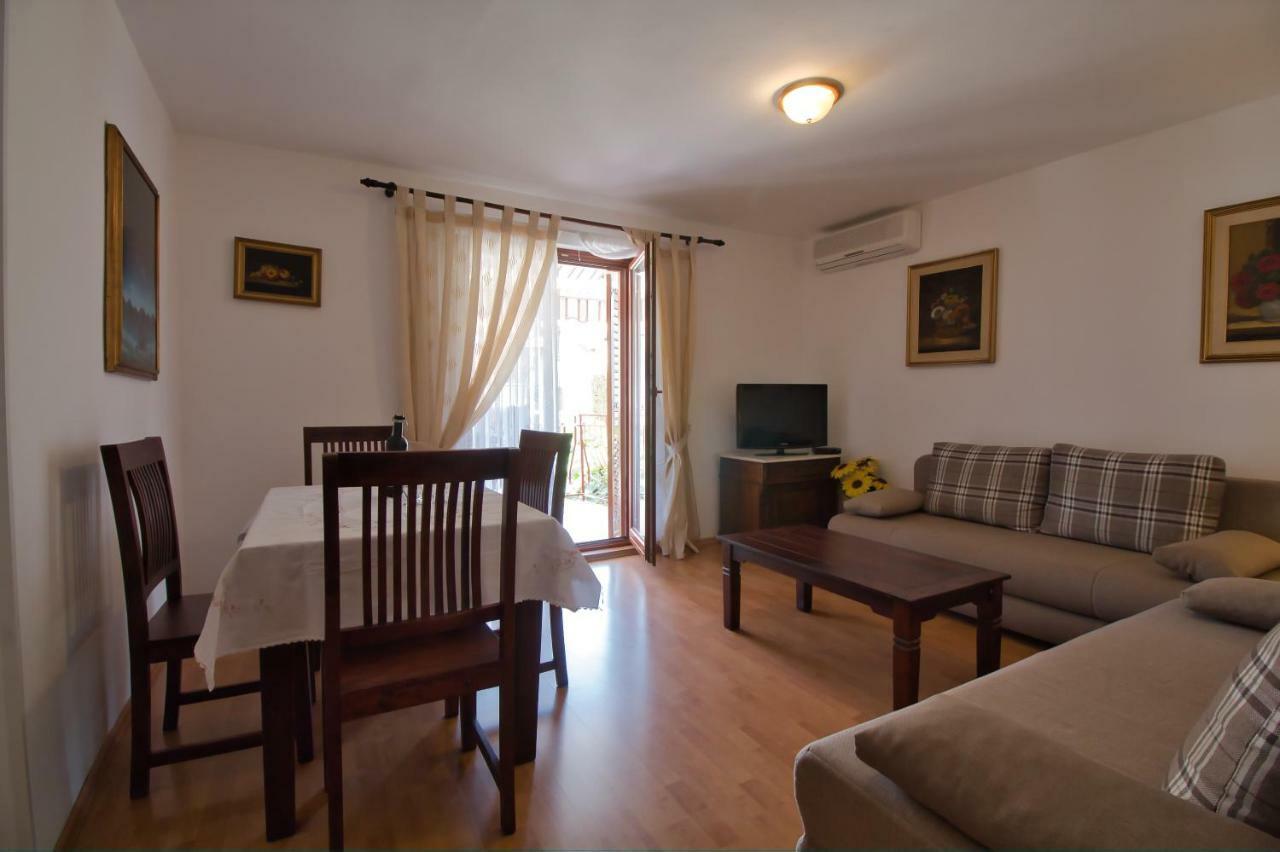 Apartments Si 罗维尼 外观 照片